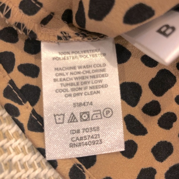 🦚HP🦚 LOFT Leopard Print Blouse - Picture 9 of 11